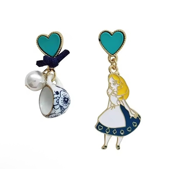 Alice in Wonderland Exclusive Earrings - Picture 1 of 4